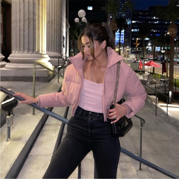 Zara pink cropped puffer jacket BLOGGERS FAVORITE!!!!! - Picture 3 of 16